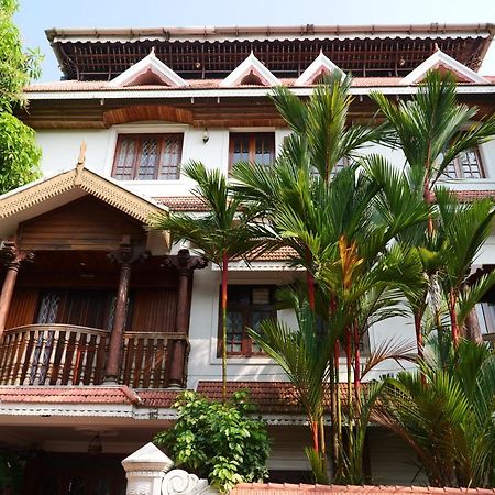 Hotel White Rose Kochi Dış mekan fotoğraf