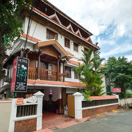 Hotel White Rose Kochi Dış mekan fotoğraf