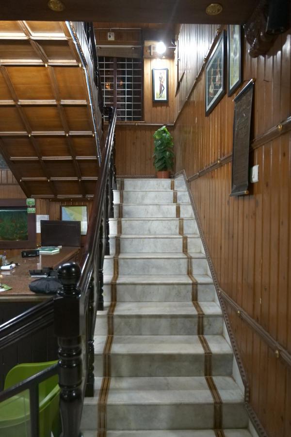 Hotel White Rose Kochi Dış mekan fotoğraf