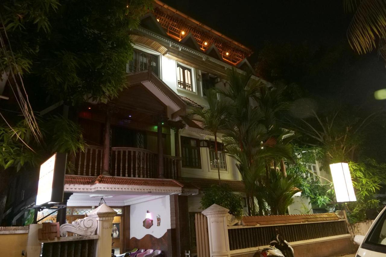 Hotel White Rose Kochi Dış mekan fotoğraf