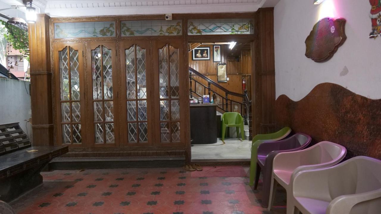 Hotel White Rose Kochi Dış mekan fotoğraf