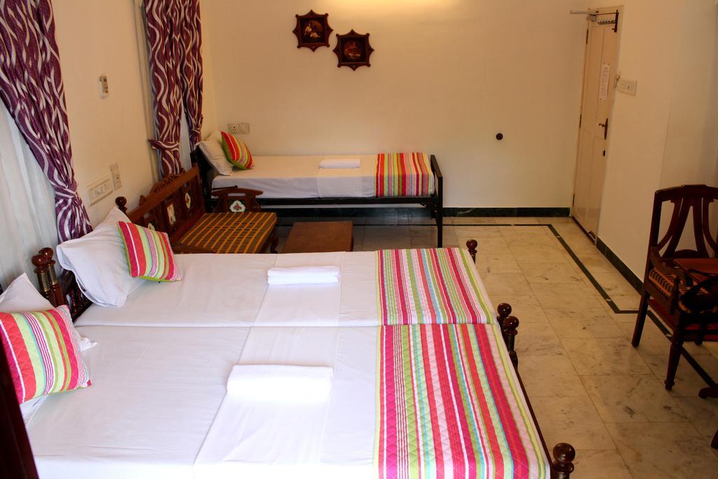 Hotel White Rose Kochi Dış mekan fotoğraf