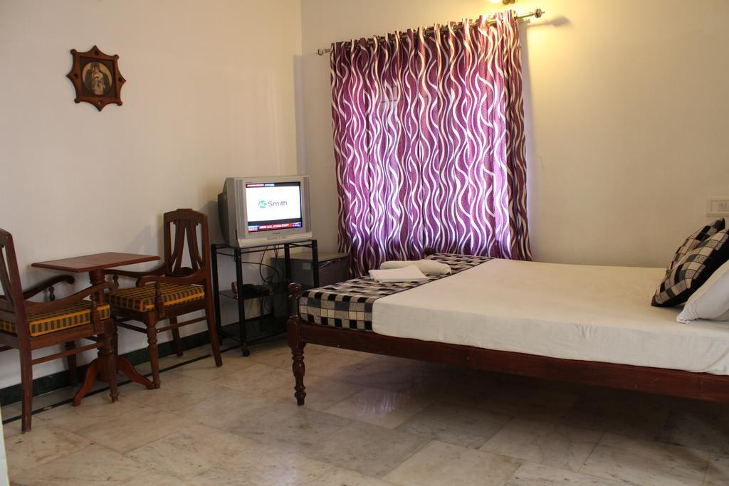 Hotel White Rose Kochi Dış mekan fotoğraf