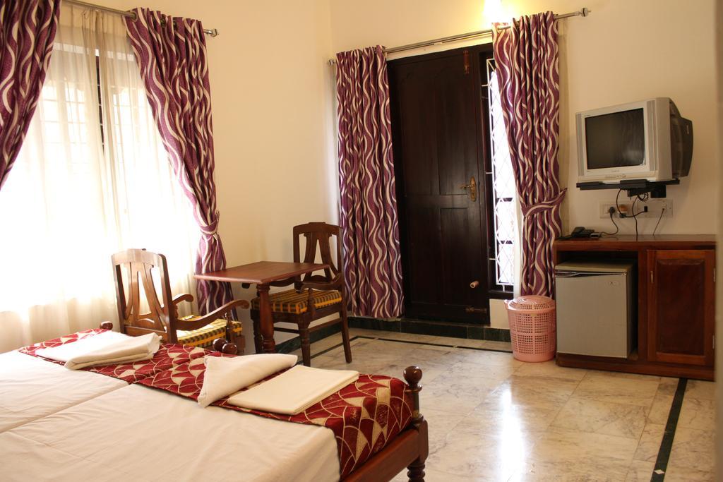 Hotel White Rose Kochi Dış mekan fotoğraf