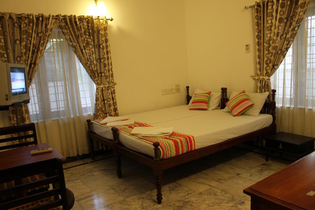 Hotel White Rose Kochi Dış mekan fotoğraf