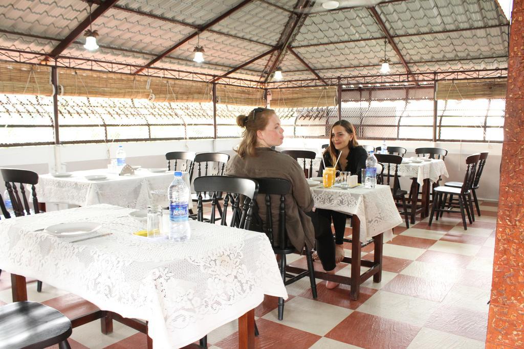 Hotel White Rose Kochi Dış mekan fotoğraf
